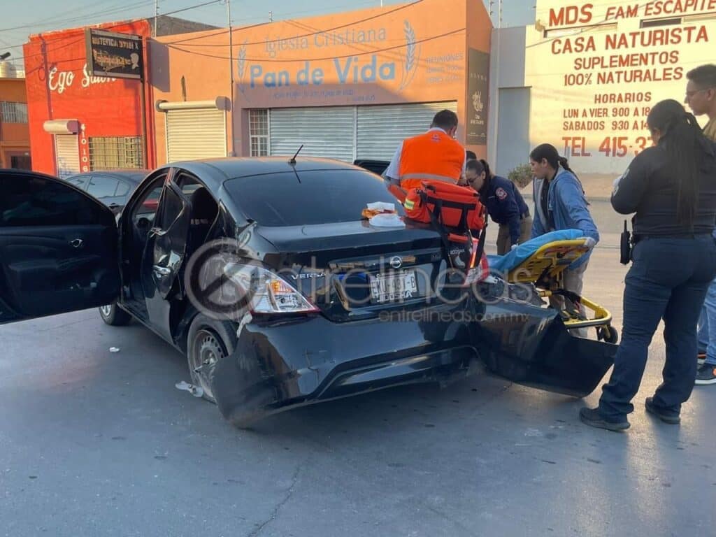 Choque en Independencia deja dos mujeres lesionadas