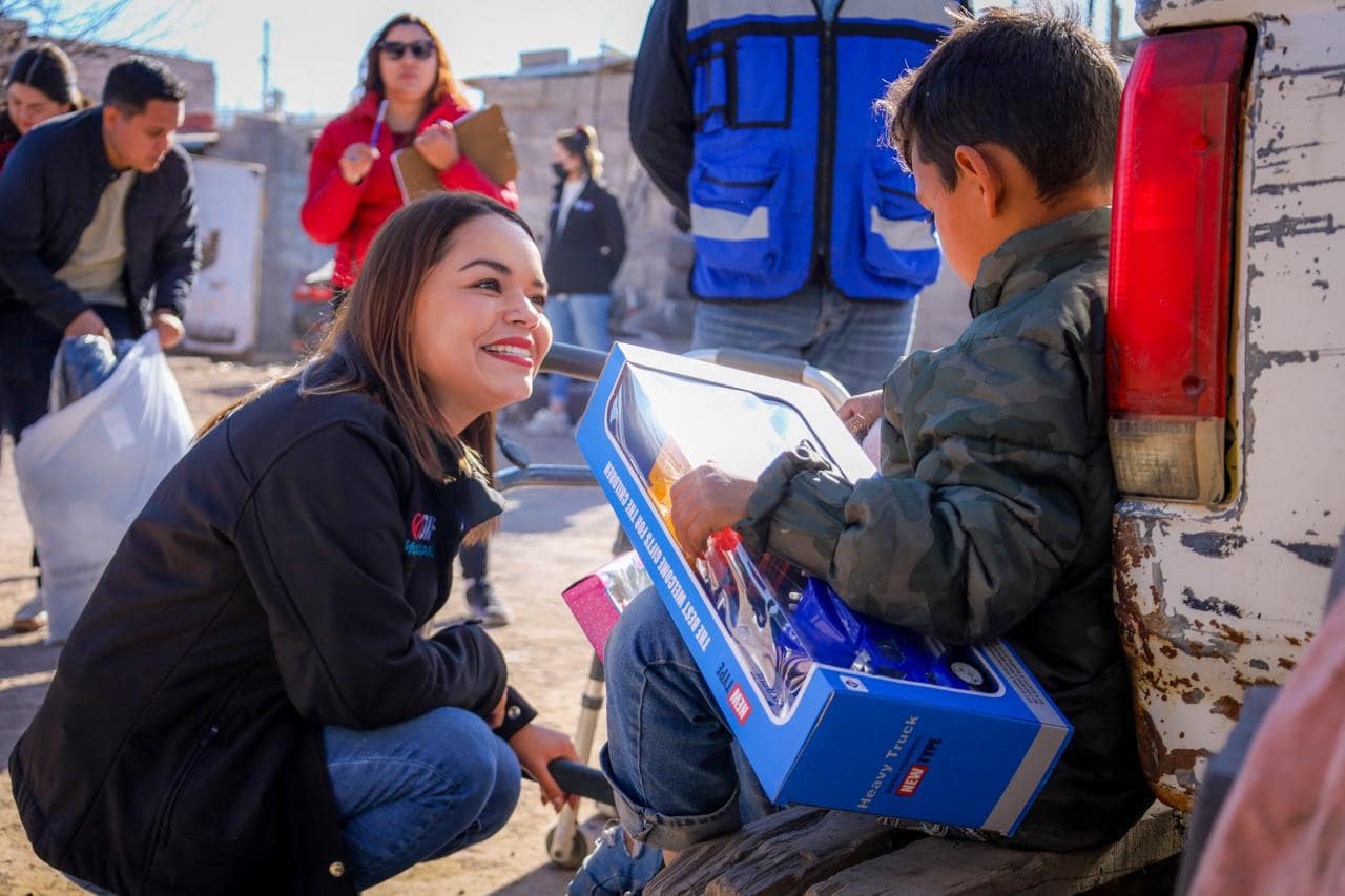 Lleva DIF Municipal la Navidad hasta hogares de Chihuahua Capital