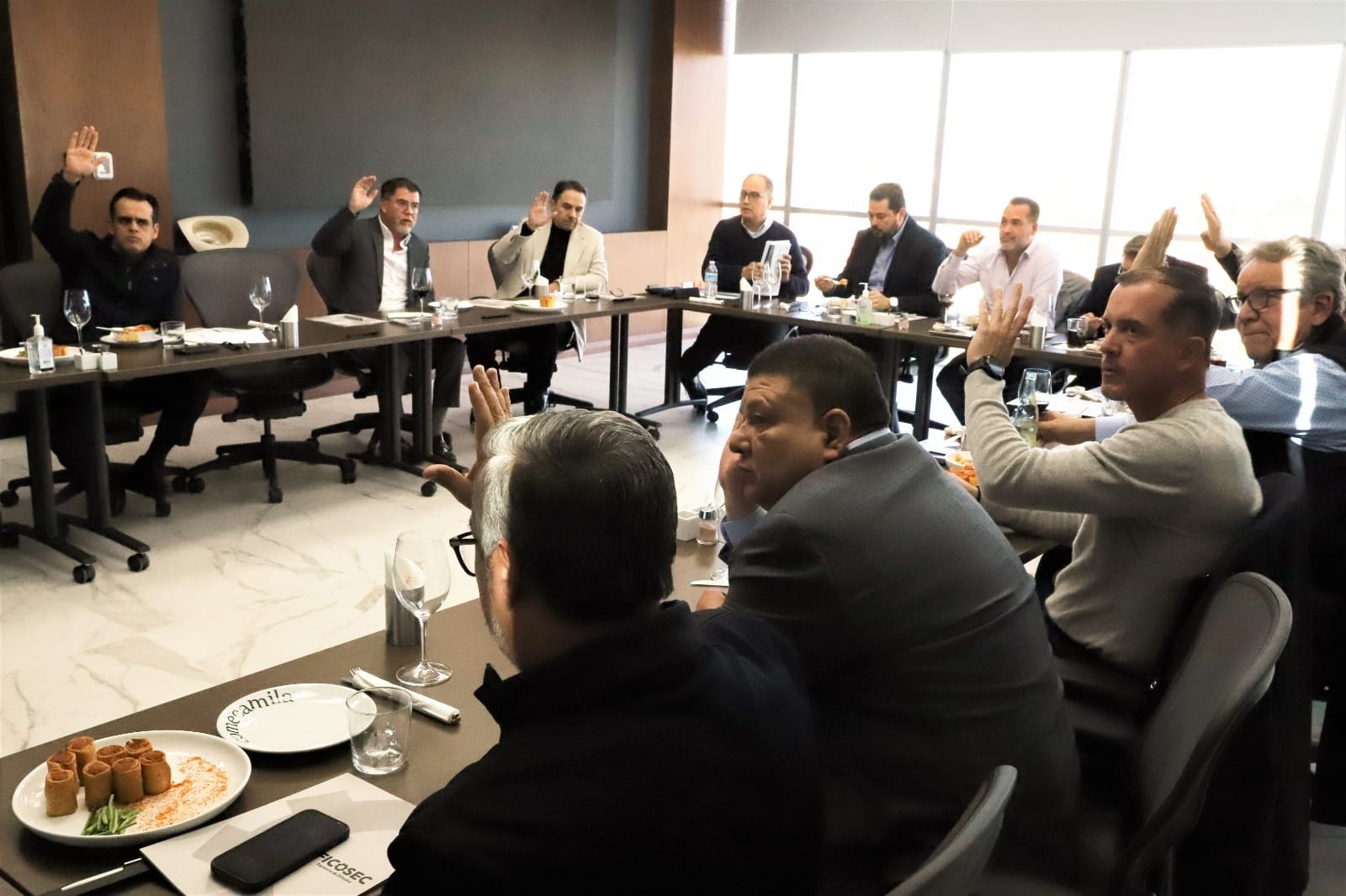 Acude el fiscal general a presentación proyectos de inversión de FICOSEC