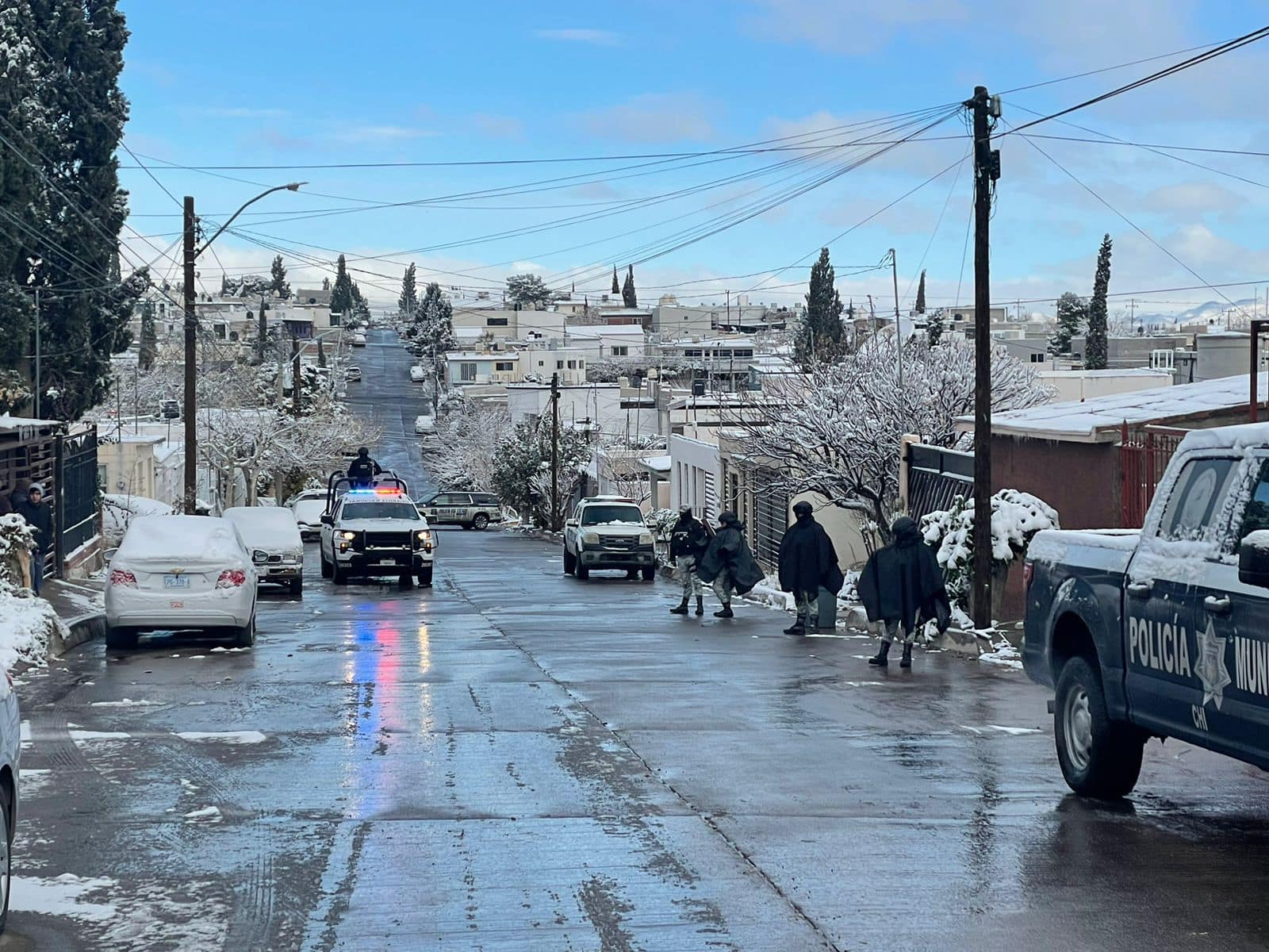 Dañan vehículo tras realizarle disparos de arma de fuego en la Colonia Granjas