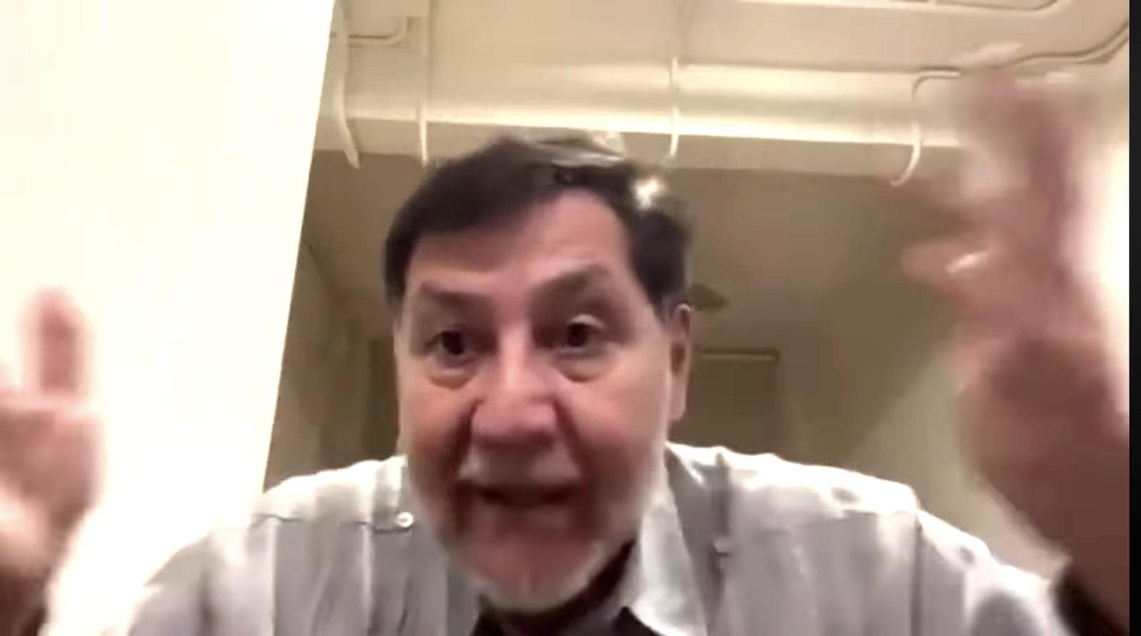 Te acaban de salvar de ir a la cárcel, dice Noroña a Corral por votar en contra de la desaparición de órganos autónomos