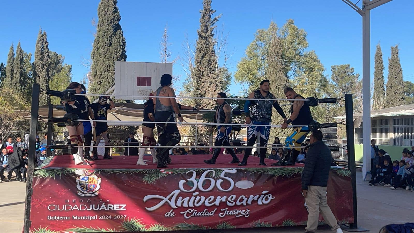 Hoy lucha libre en la Secundaria Federal número 18